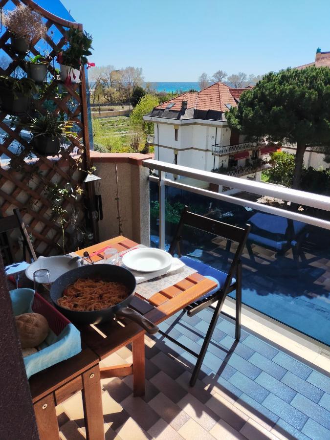 Appartamento Riviera Trilocale Wifi E Parcheggio Privato Ventimiglia Buitenkant foto