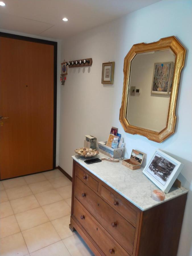 Appartamento Riviera Trilocale Wifi E Parcheggio Privato Ventimiglia Buitenkant foto