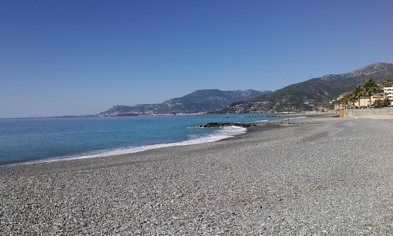 Appartamento Riviera Trilocale Wifi E Parcheggio Privato Ventimiglia Buitenkant foto
